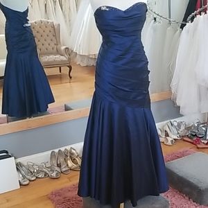 Jade Elegant Navy Blue Evening Gown